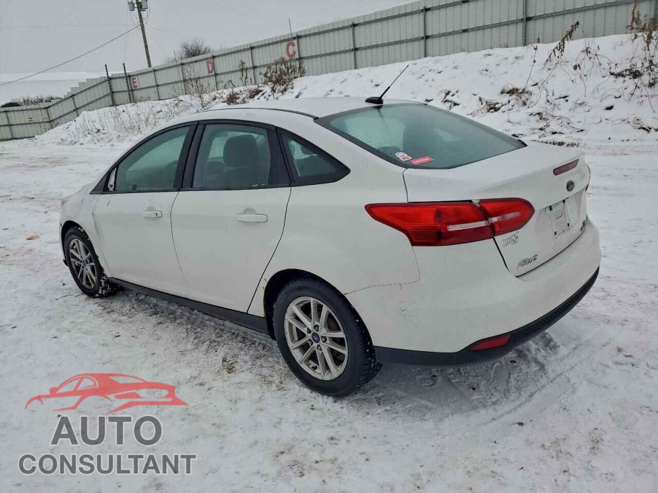 FORD FOCUS 2015 - 1FADP3F25FL289526