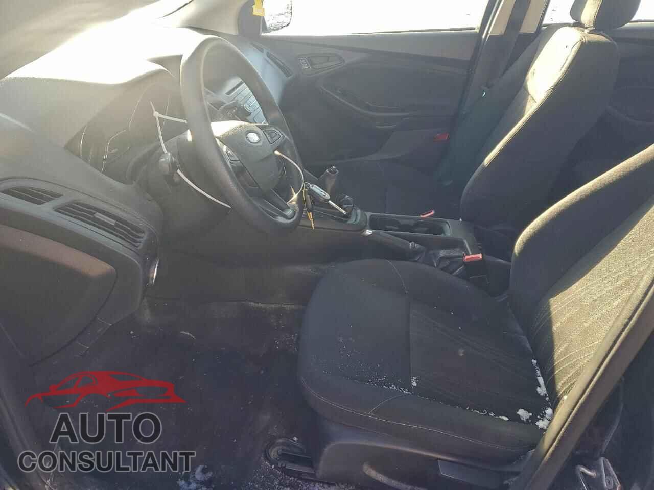 FORD FOCUS 2016 - 1FADP3E2XGL331028