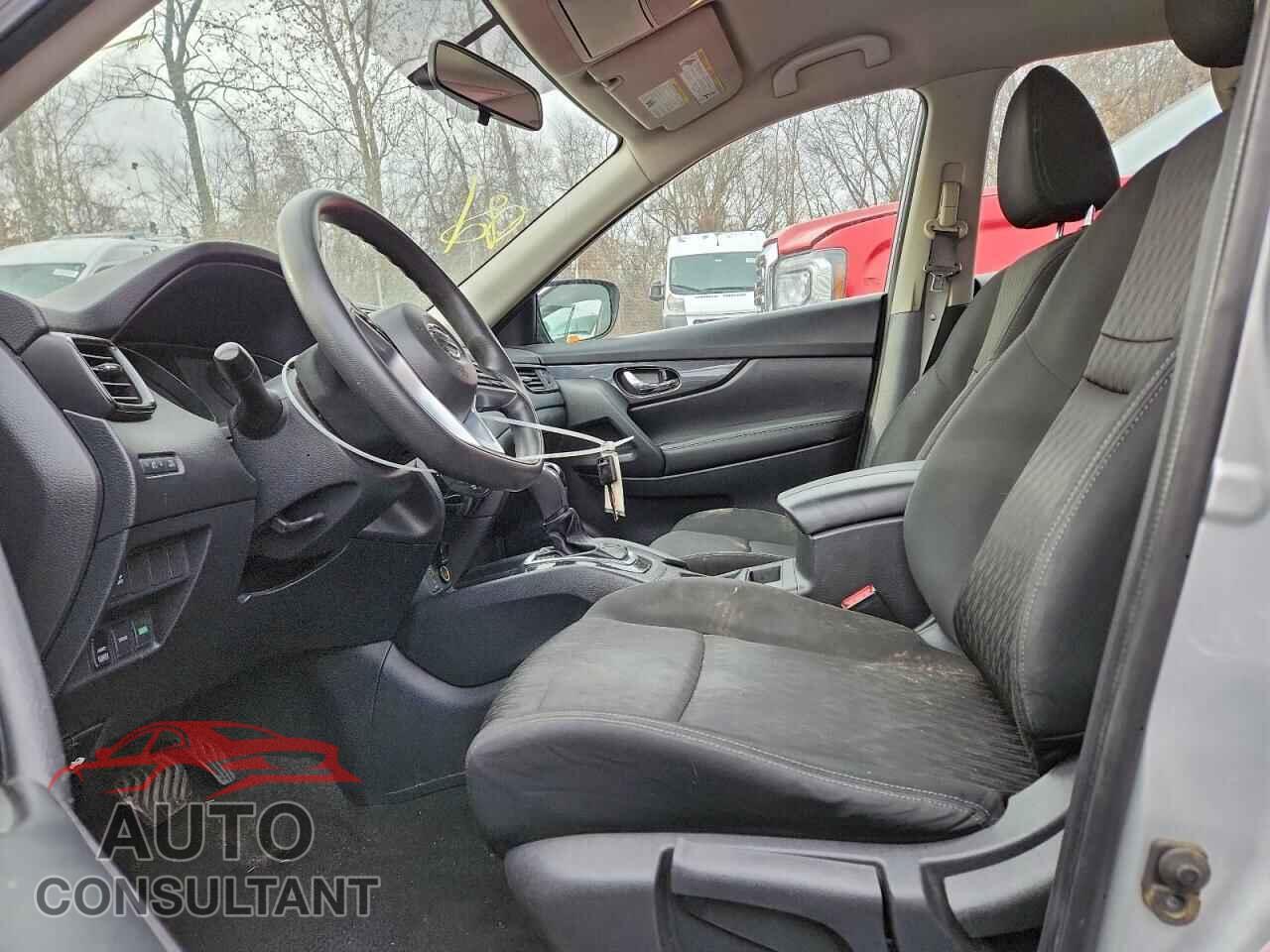 NISSAN ROGUE 2017 - KNMAT2MV1HP558455