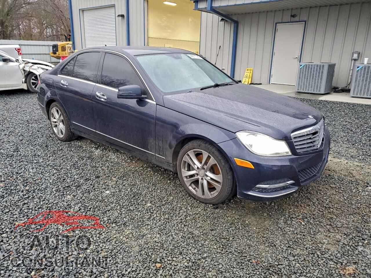 MERCEDES-BENZ C-CLASS 2013 - WDDGF8AB7DR253173