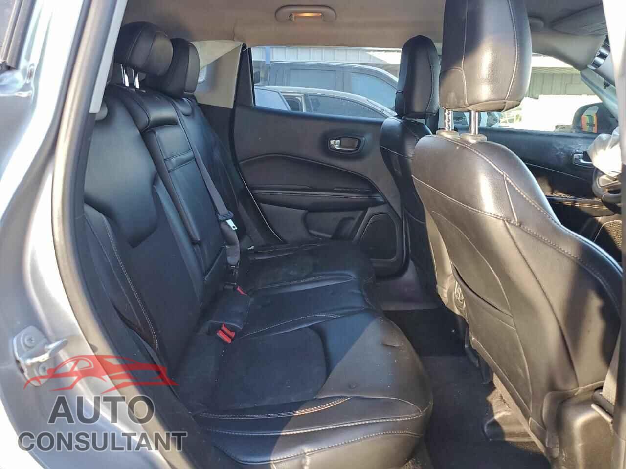 JEEP COMPASS 2017 - 3C4NJDBB8HT680172