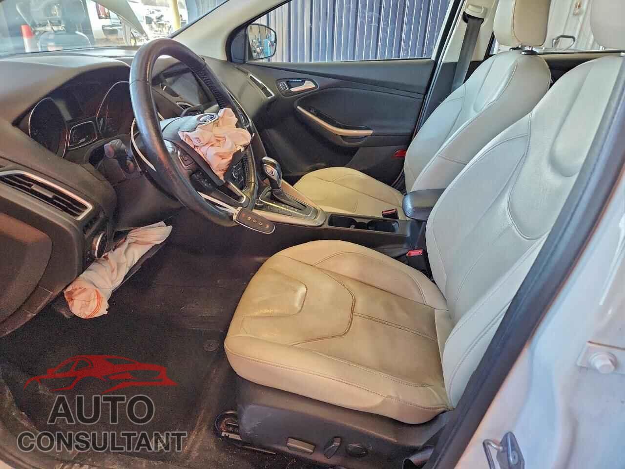 FORD FOCUS 2017 - 1FADP3J27HL268008