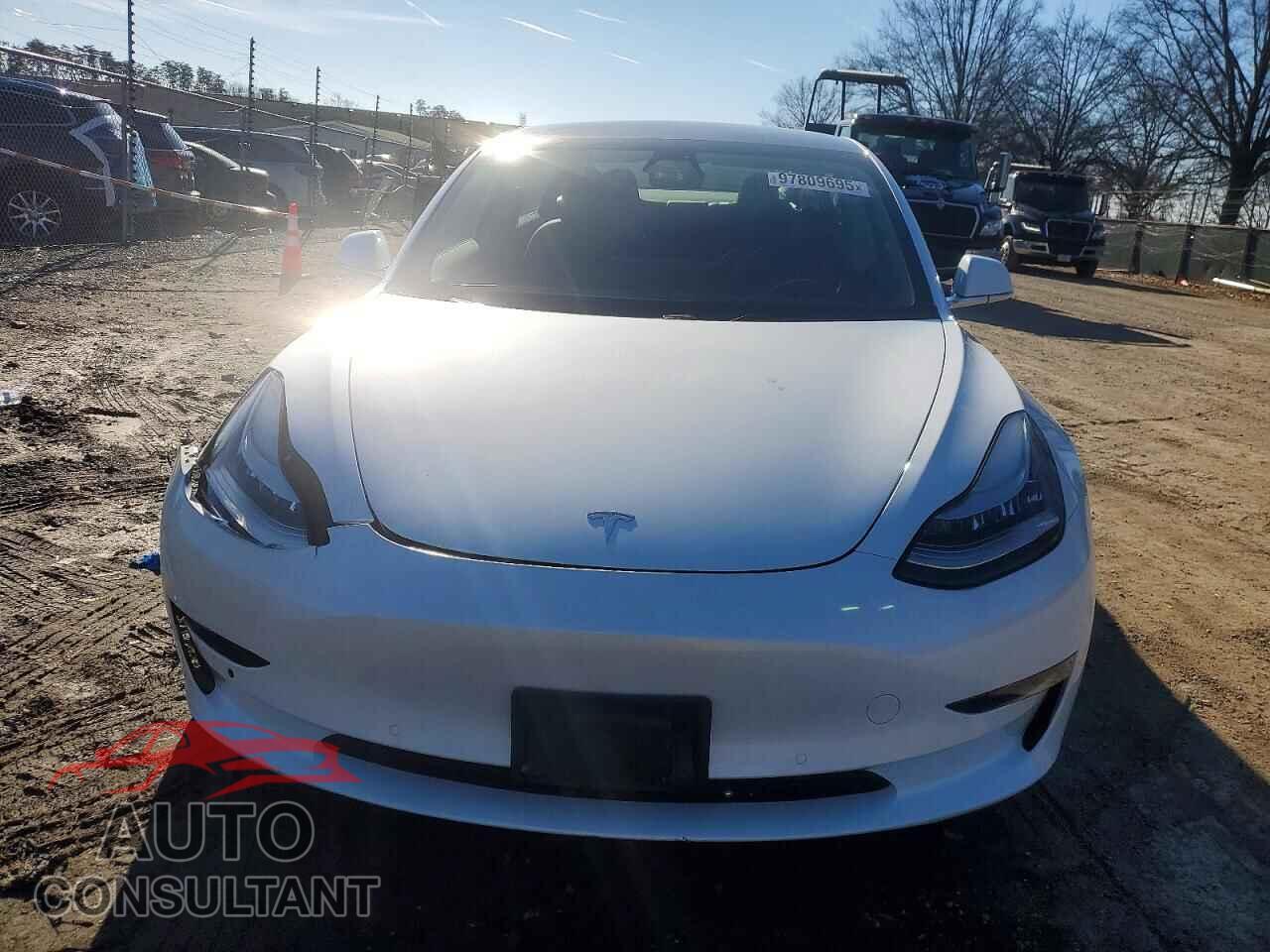 TESLA MODEL 3 2019 - 5YJ3E1EB7KF452899
