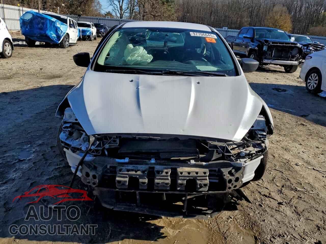 FORD FOCUS 2016 - 1FADP3E24GL339450