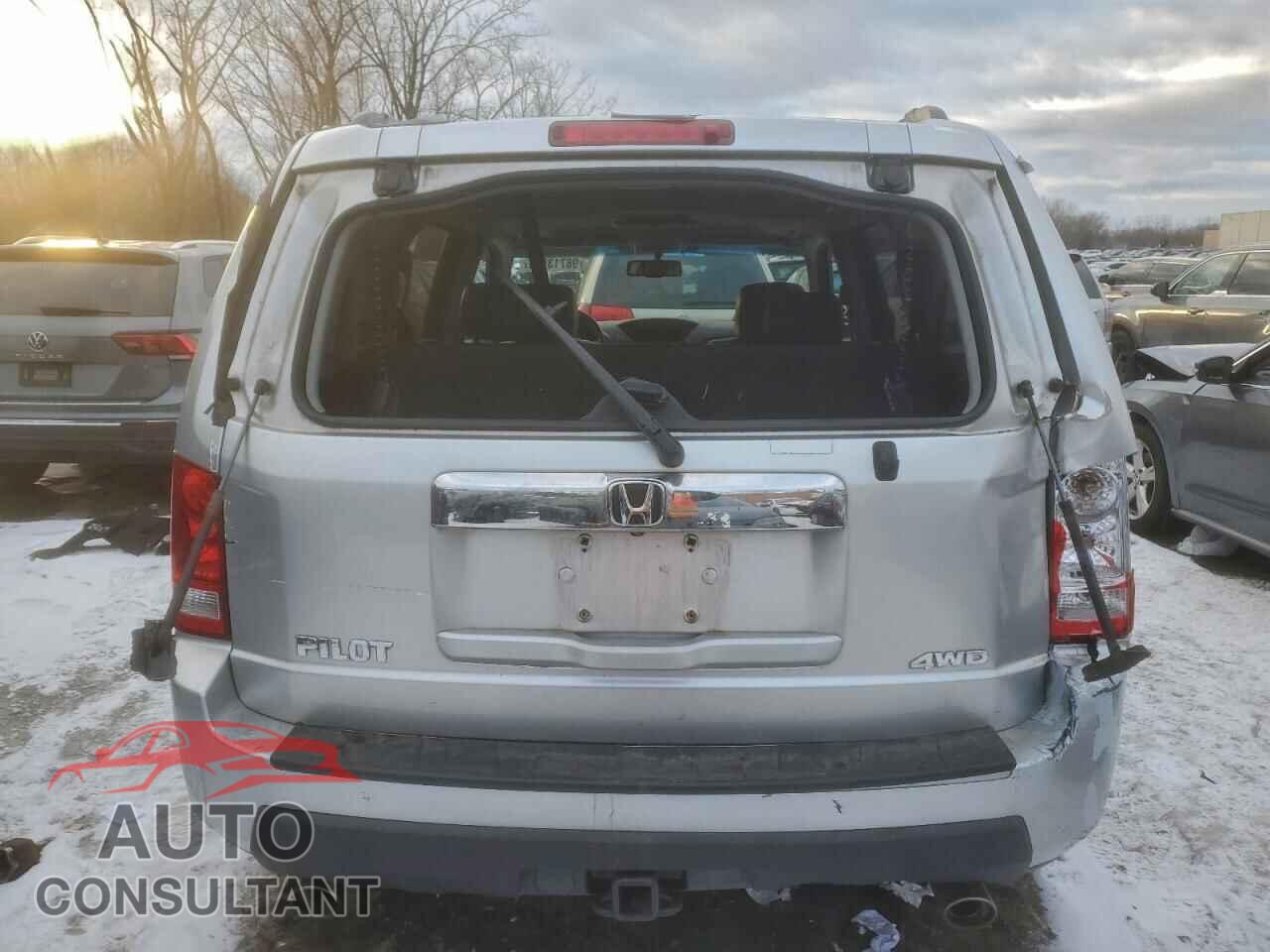 HONDA PILOT 2010 - 5FNYF4H67AB013476