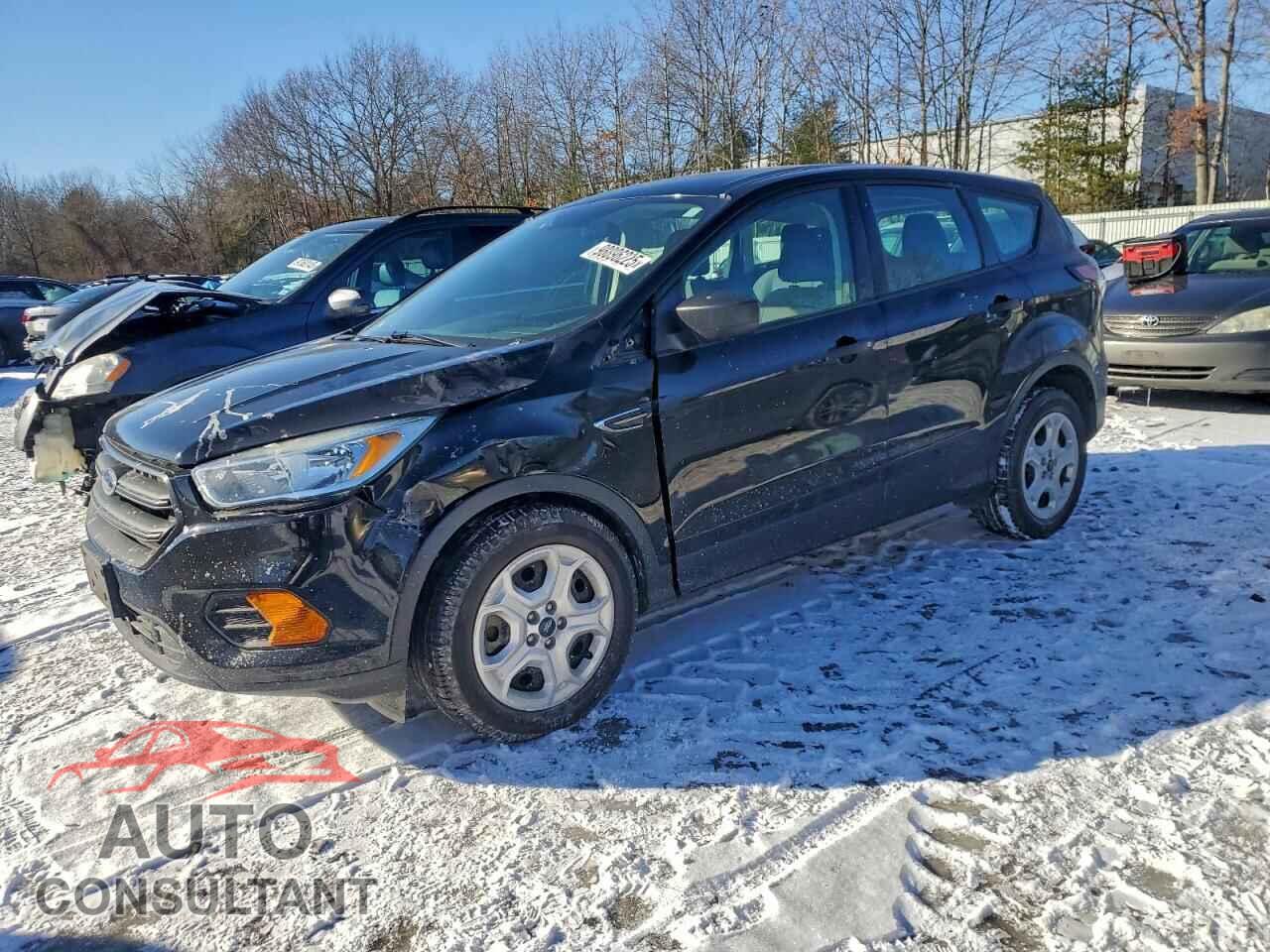 FORD ESCAPE 2017 - 1FMCU0F7XHUC57415