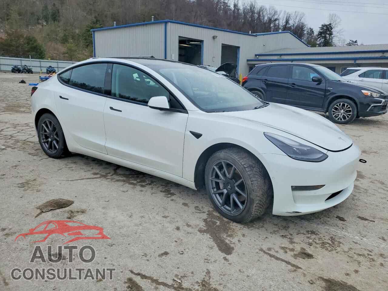 TESLA MODEL 3 2021 - 5YJ3E1EB8MF049310