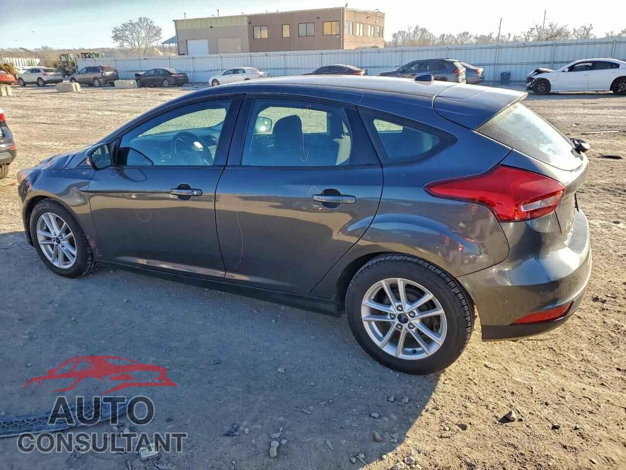 FORD FOCUS 2015 - 1FADP3K28FL374785