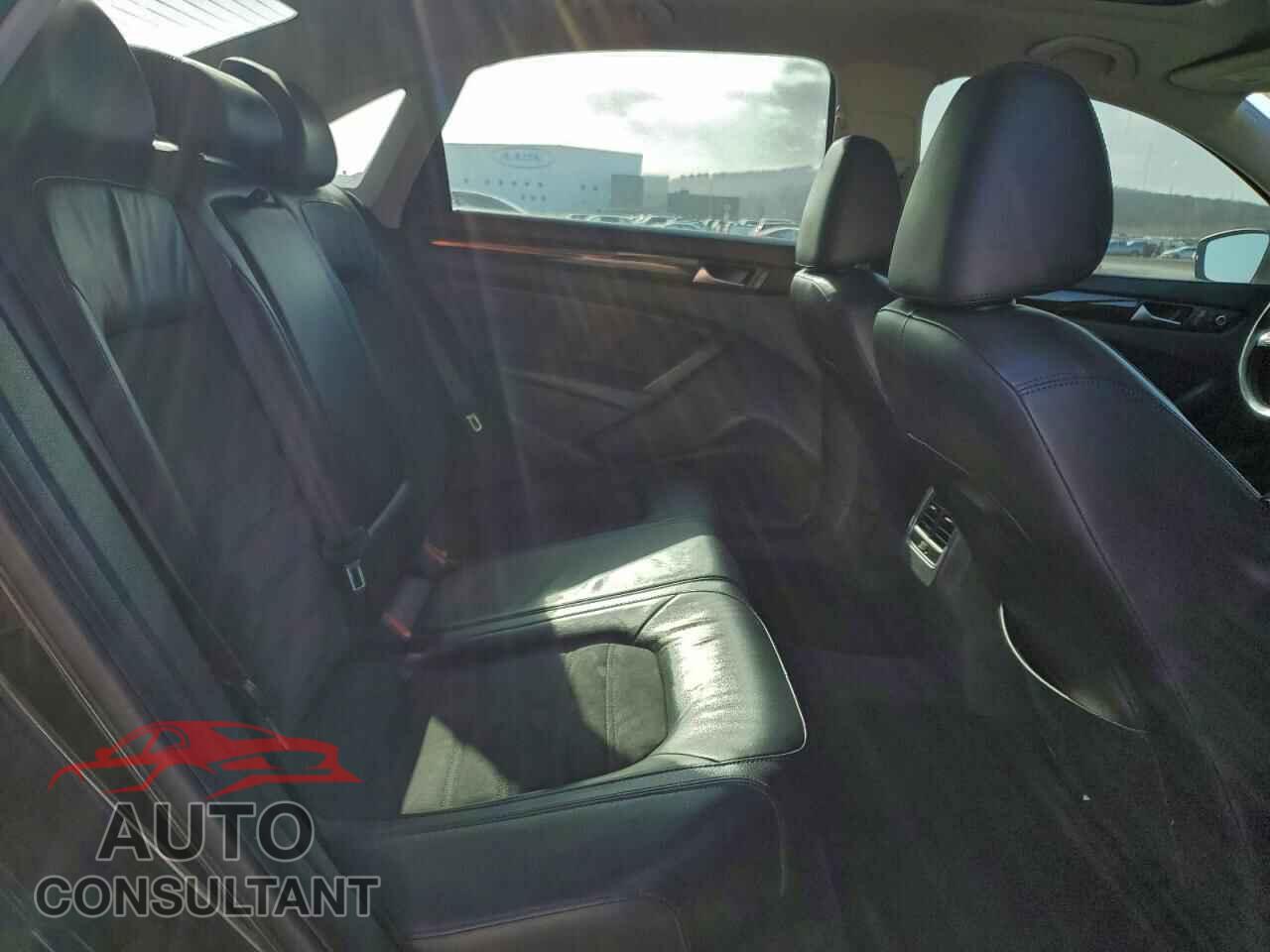 VOLKSWAGEN PASSAT 2014 - 1VWCN7A36EC092587