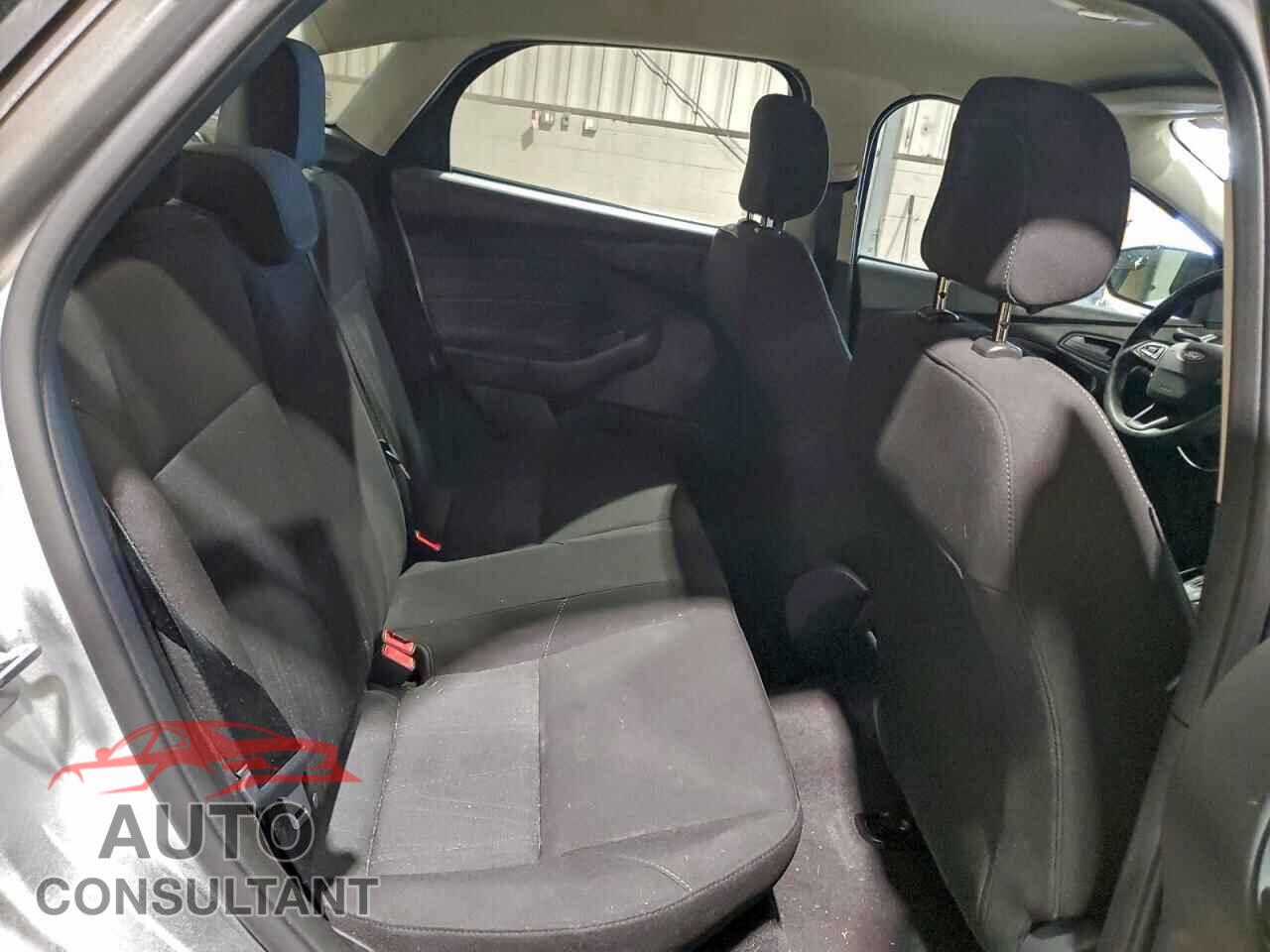 FORD FOCUS 2018 - 1FADP3E29JL285800