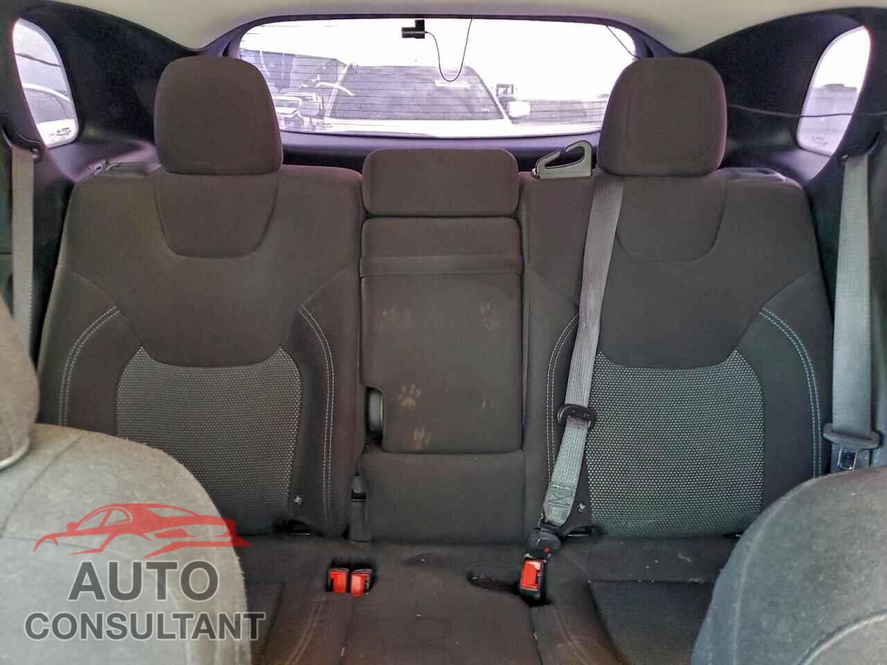 JEEP GRAND CHER 2019 - 1C4PJLCB8KD205393