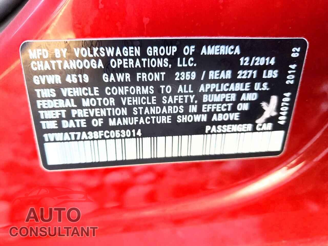 VOLKSWAGEN PASSAT 2015 - 1VWAT7A38FC053014