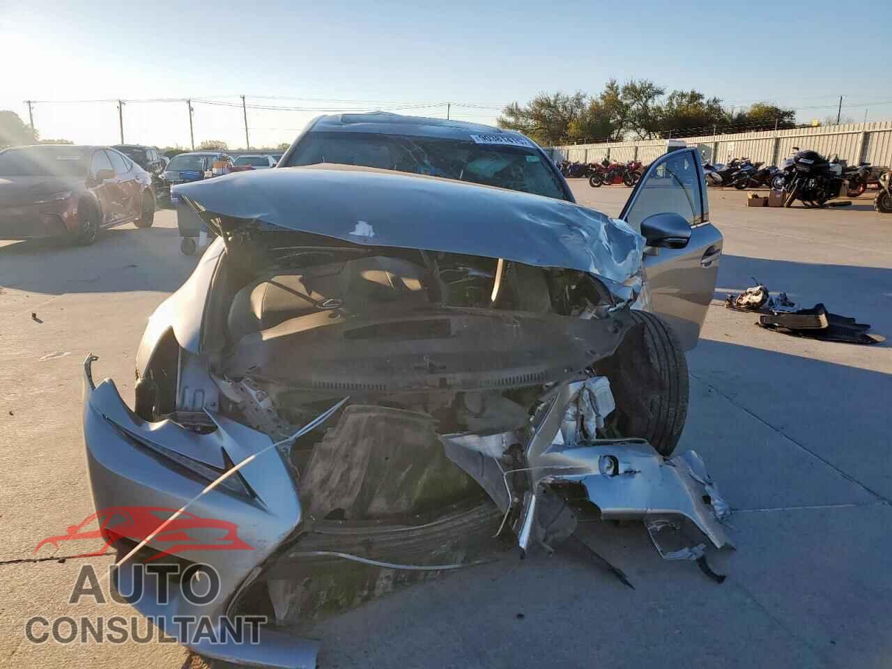 LEXUS IS 2015 - JTHCF1D29F5028239