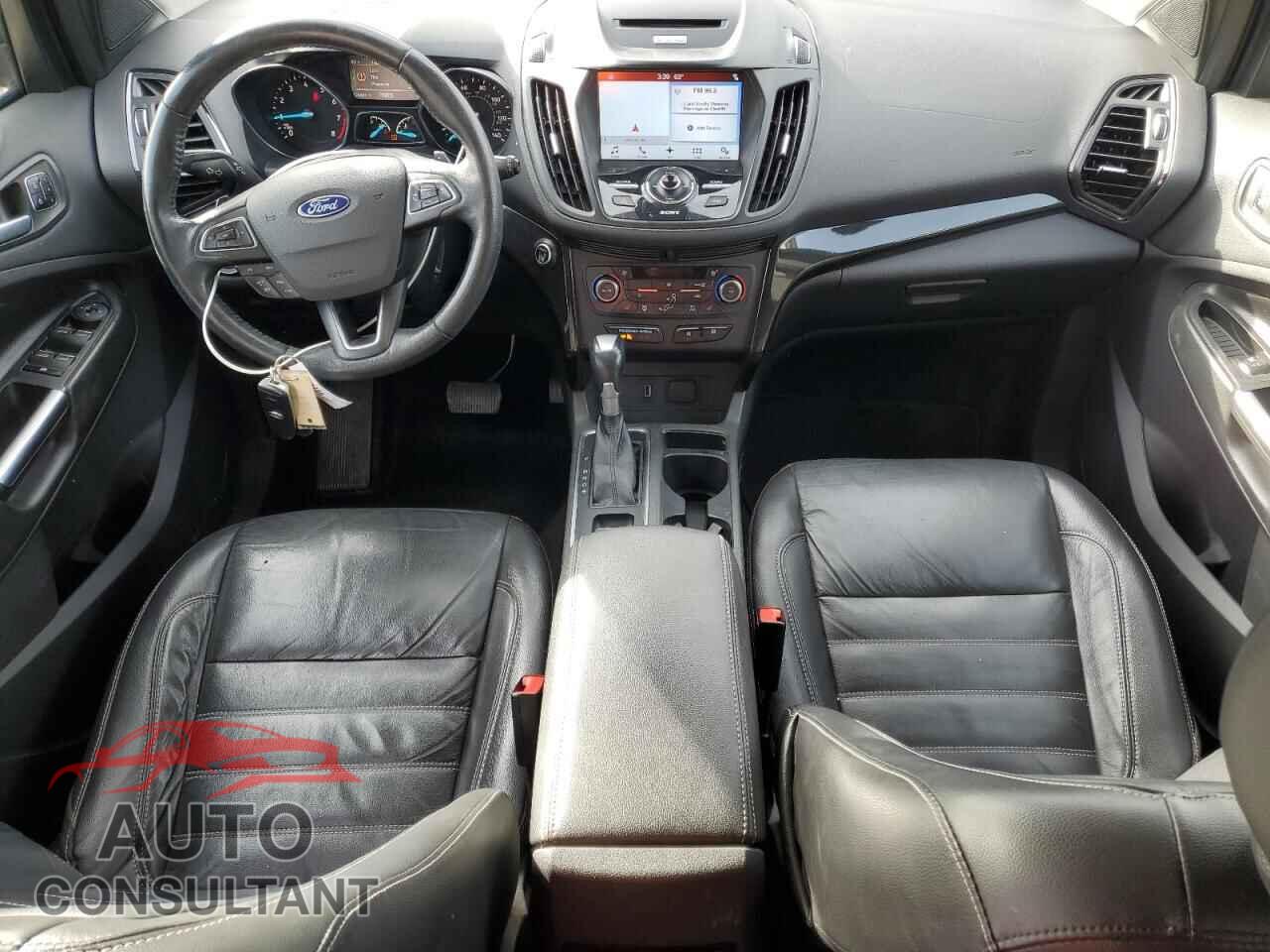 FORD ESCAPE 2017 - 1FMCU0JD4HUE68249