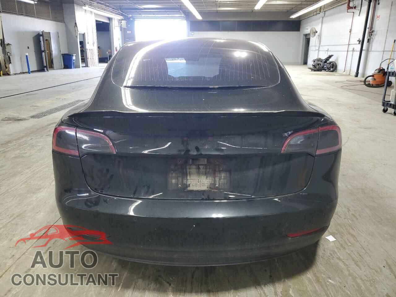 TESLA MODEL 3 2018 - 5YJ3E1EBXJF151364