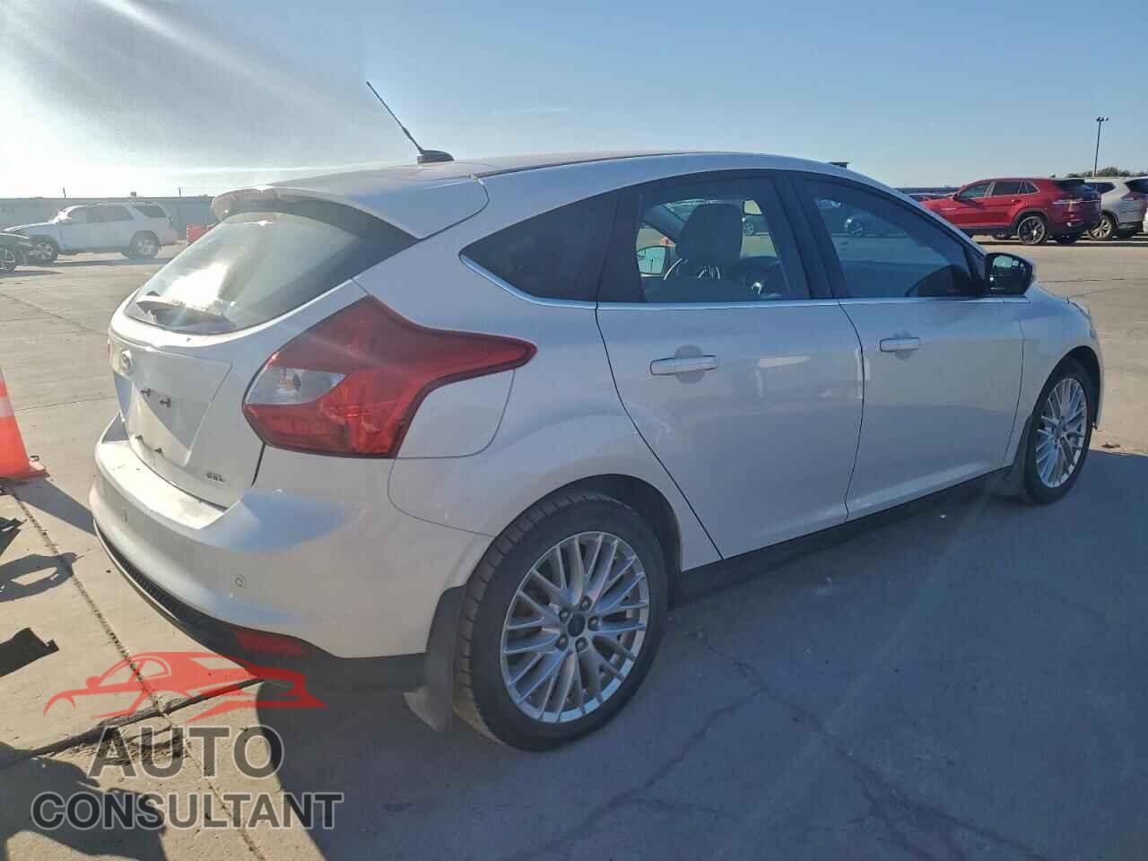 FORD FOCUS 2012 - 1FAHP3M24CL215191