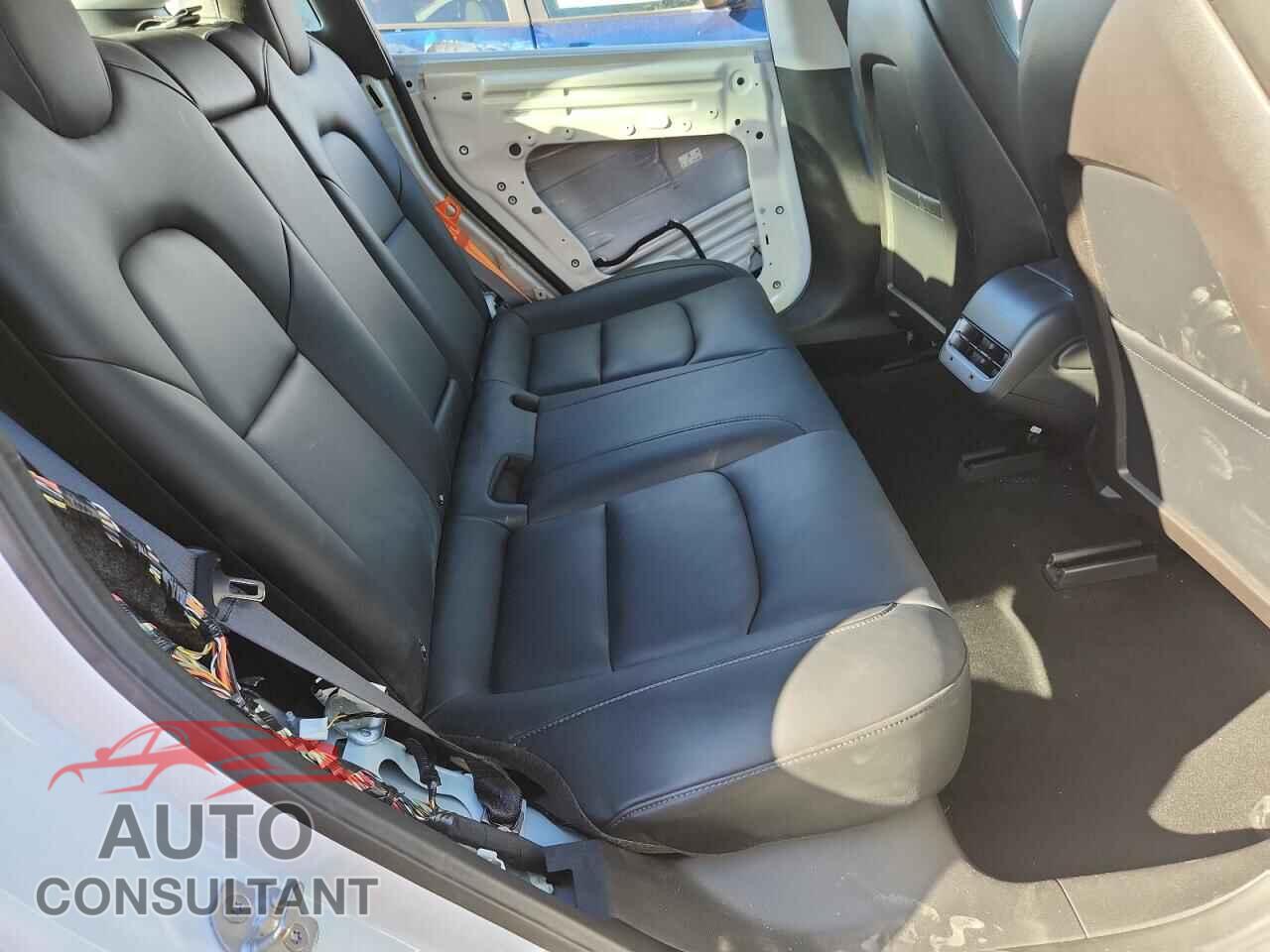 TESLA MODEL 3 2018 - 5YJ3E1EBXJF093854