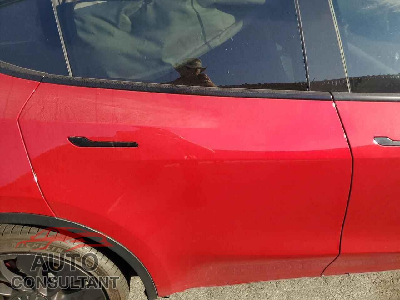 TESLA MODEL Y 2020 - 5YJYGDEFXLF005120