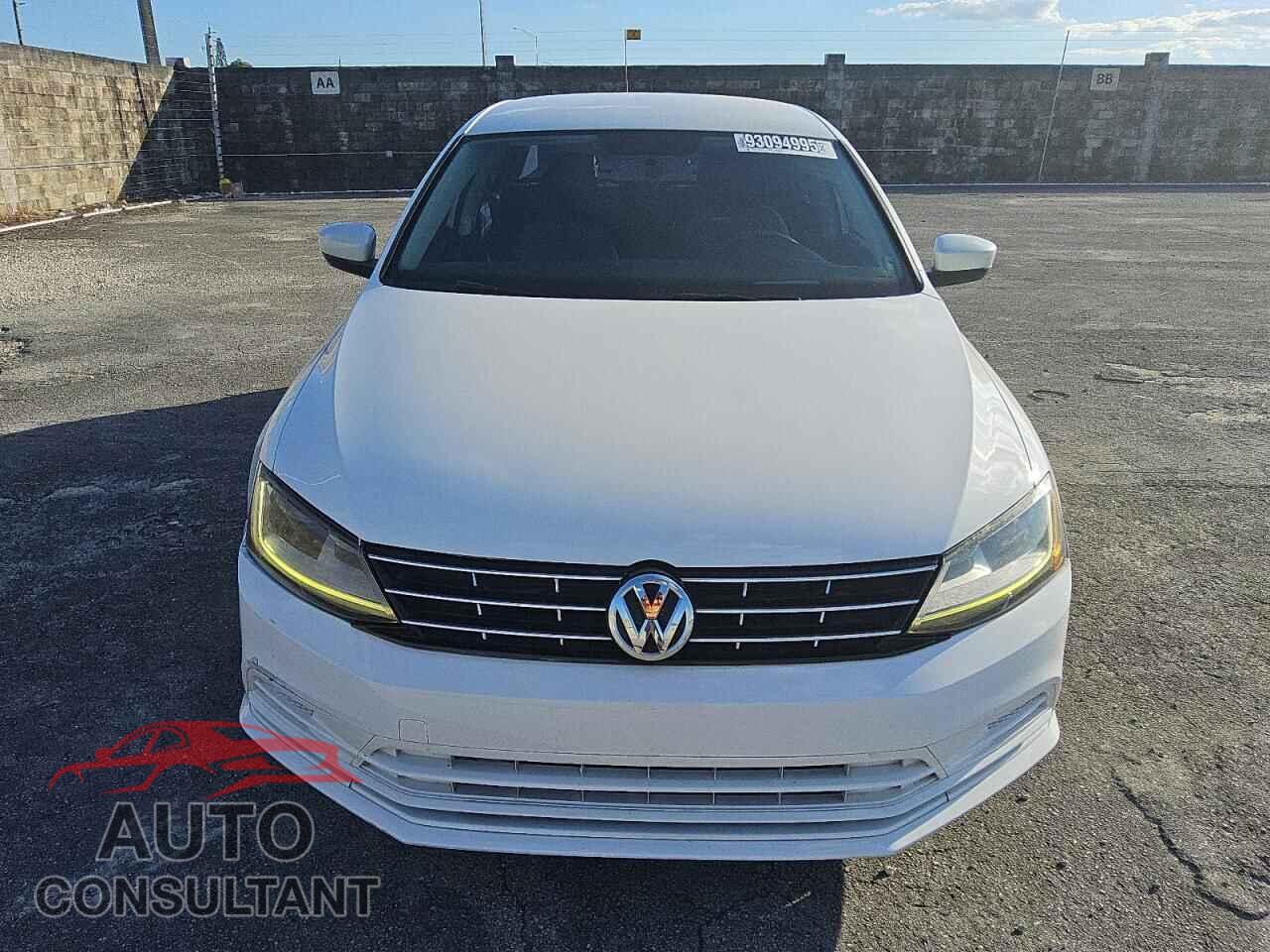 VOLKSWAGEN JETTA 2018 - 3VW2B7AJ4JM260089