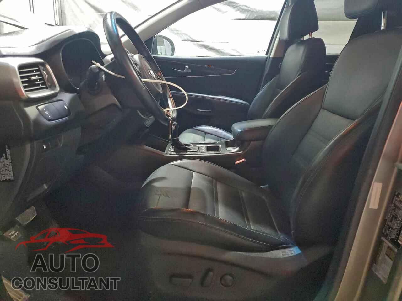 KIA SORENTO 2017 - 5XYPGDA39HG270229