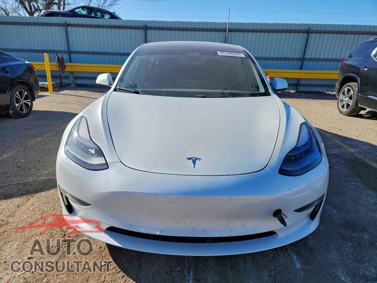 TESLA MODEL 3 2021 - 5YJ3E1EB8MF975271