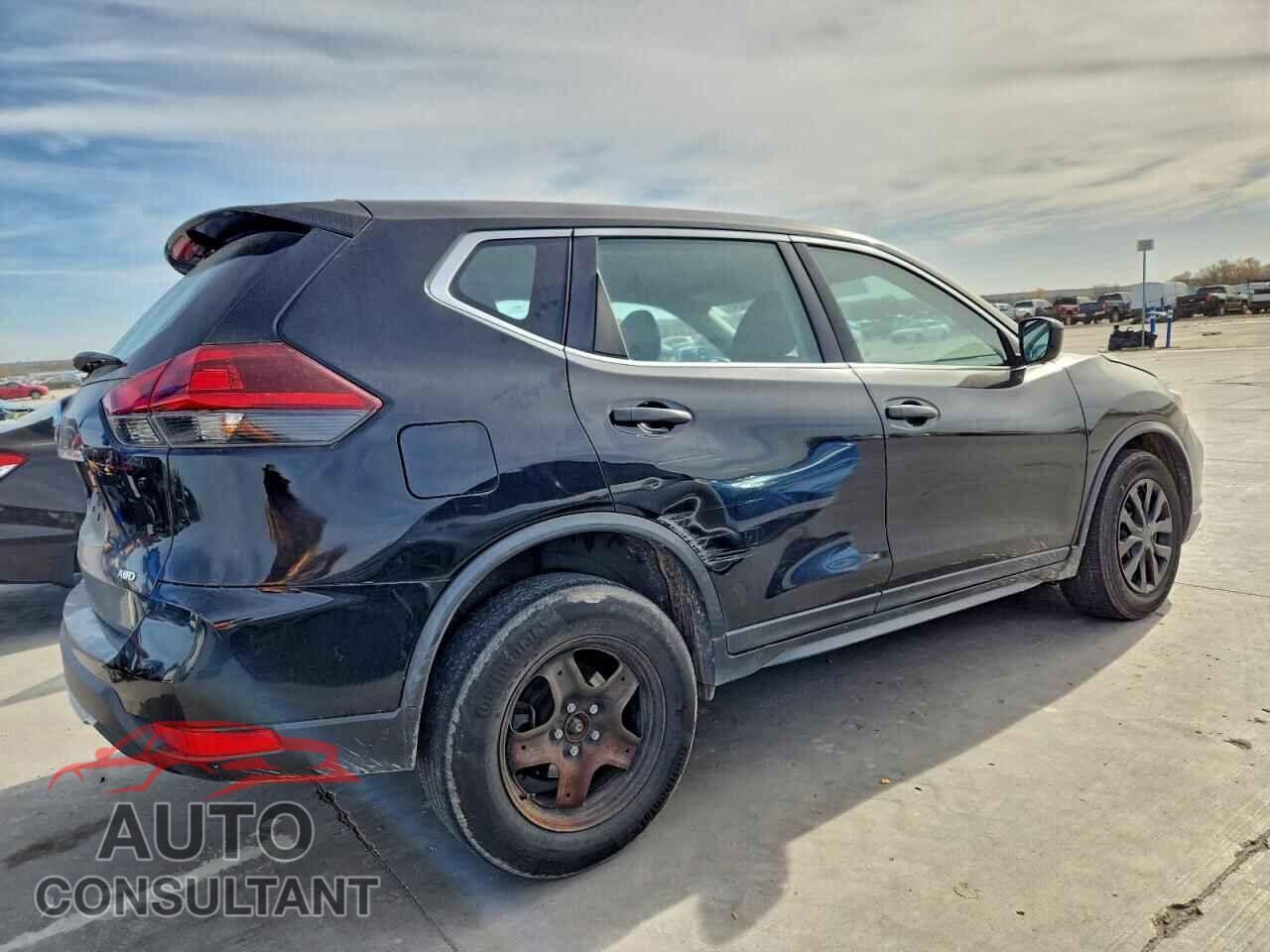 NISSAN ROGUE 2018 - KNMAT2MV2JP530136