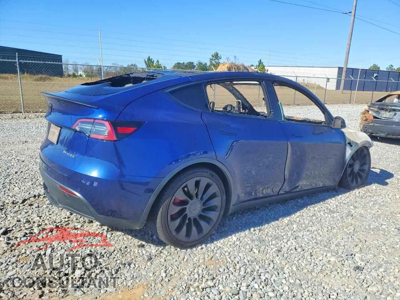 TESLA MODEL Y 2020 - 5YJYGDEF6LF000903