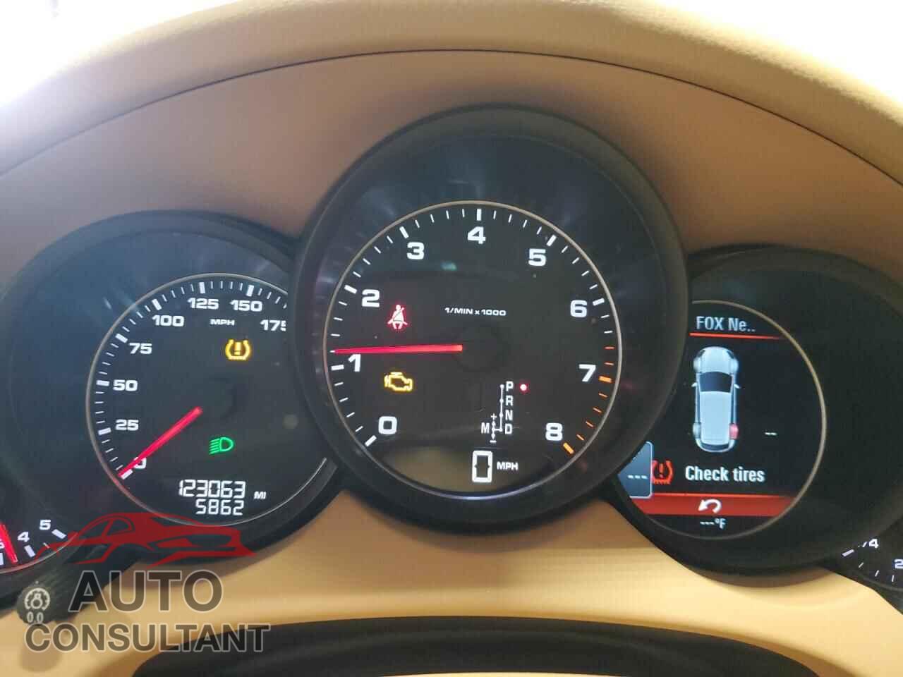 PORSCHE CAYENNE 2017 - WP1AA2A22HKA82180