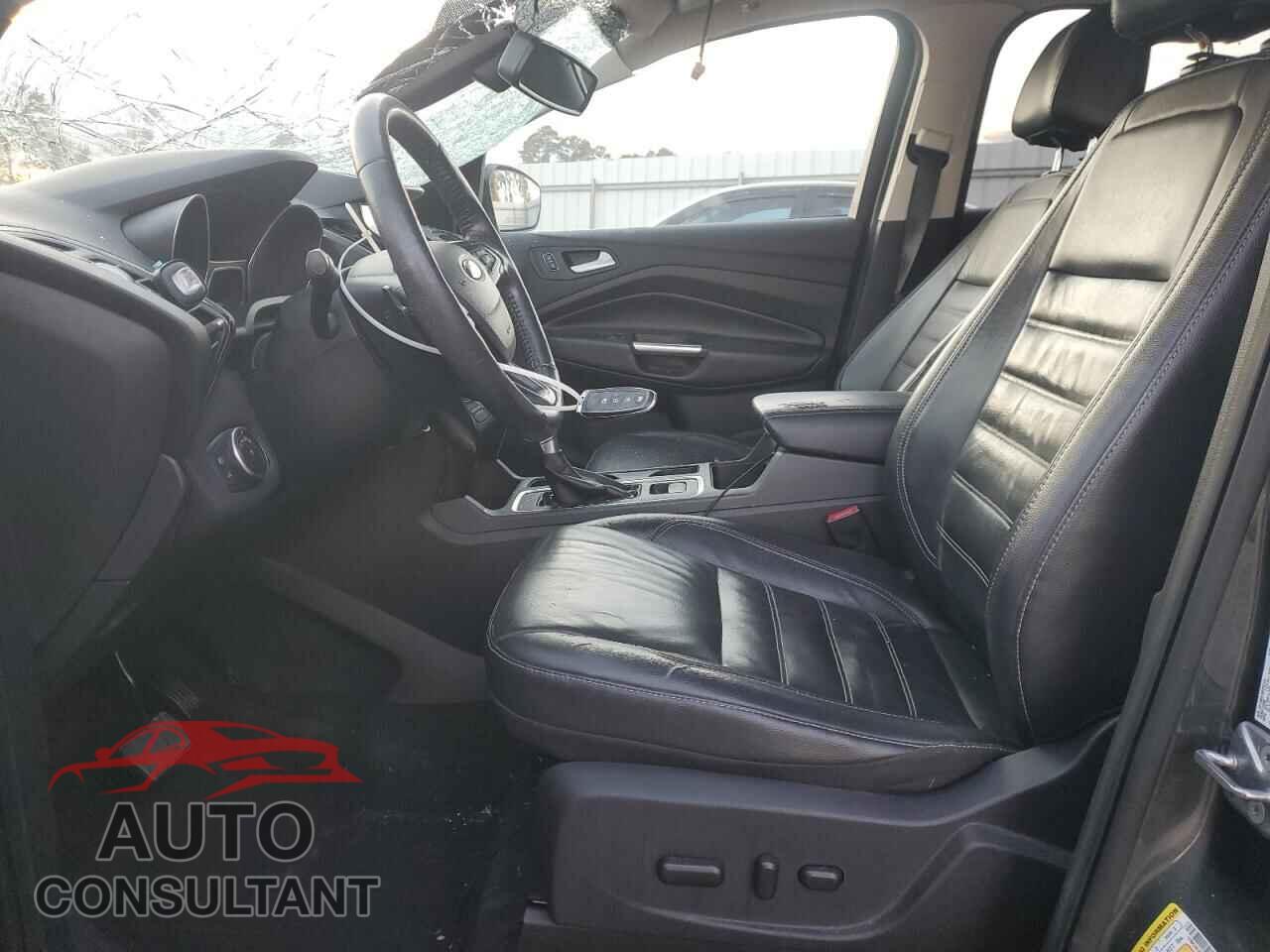 FORD ESCAPE 2017 - 1FMCU0J99HUE84152