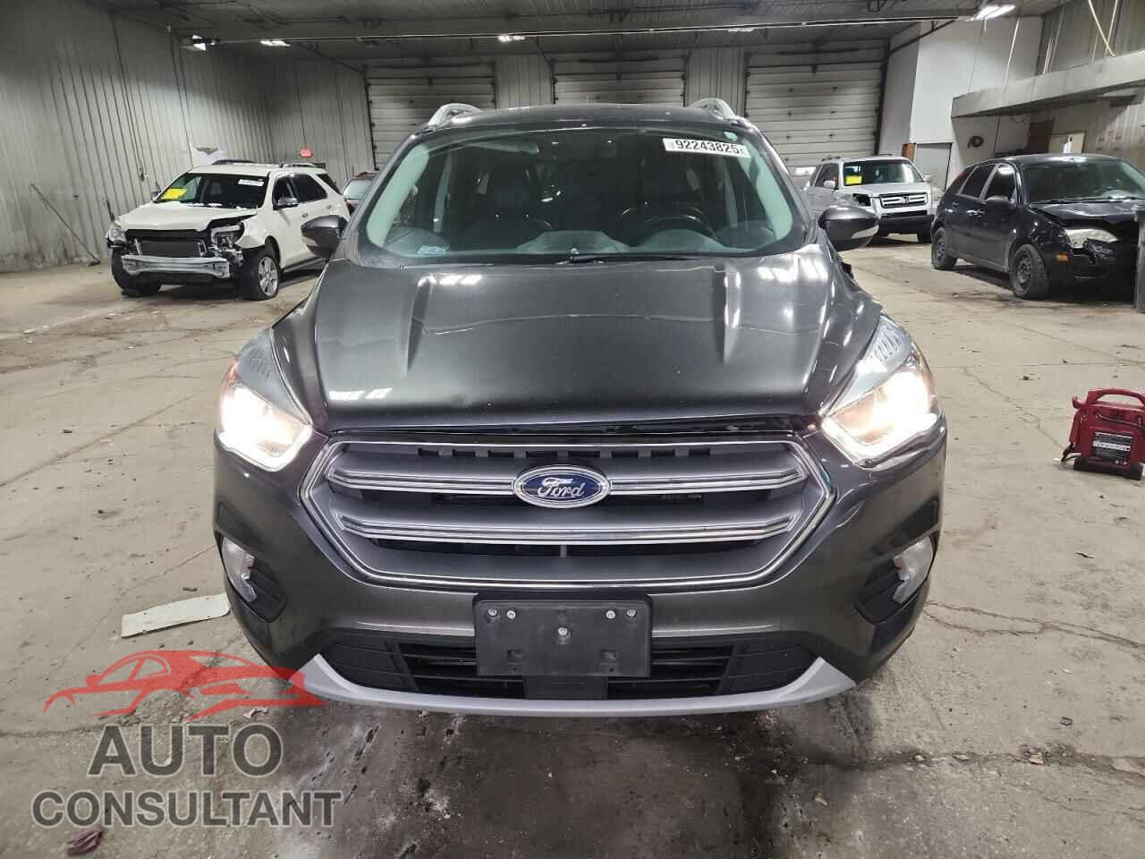 FORD ESCAPE 2017 - 1FMCU9J92HUD36414