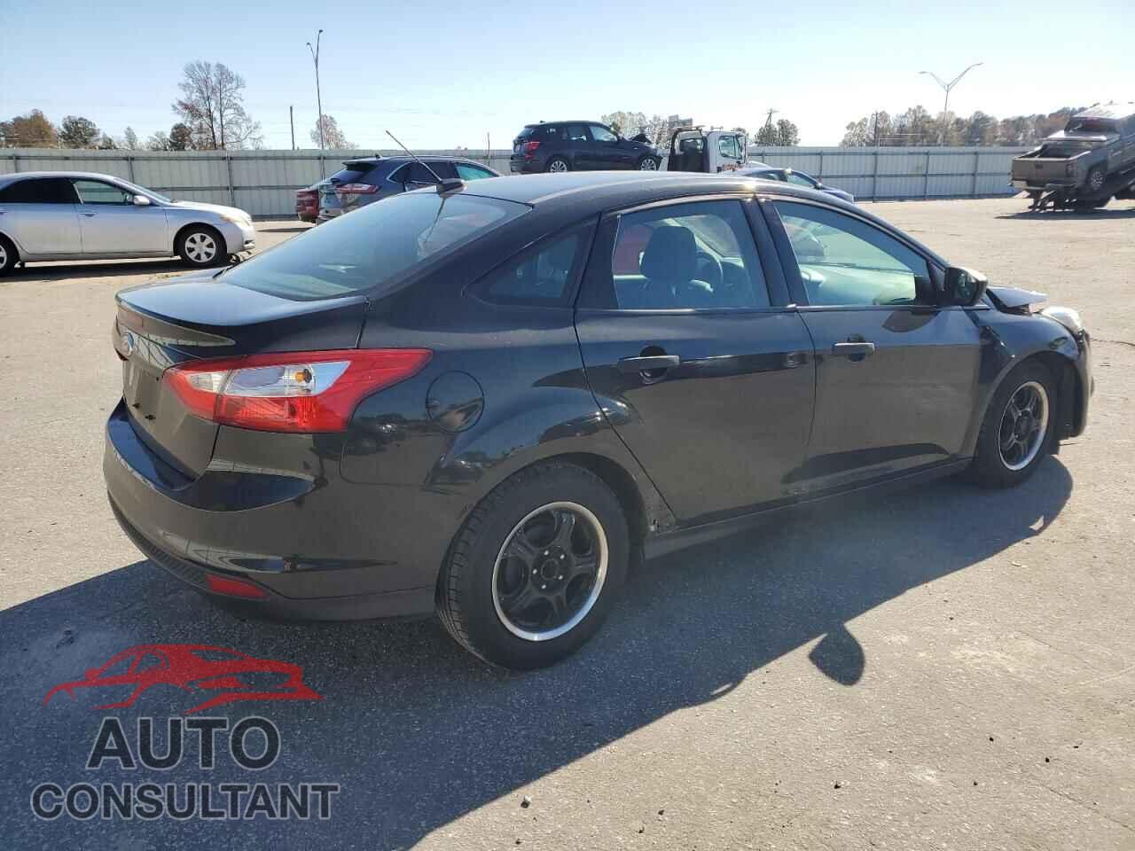 FORD FOCUS 2013 - 1FADP3E22DL282158
