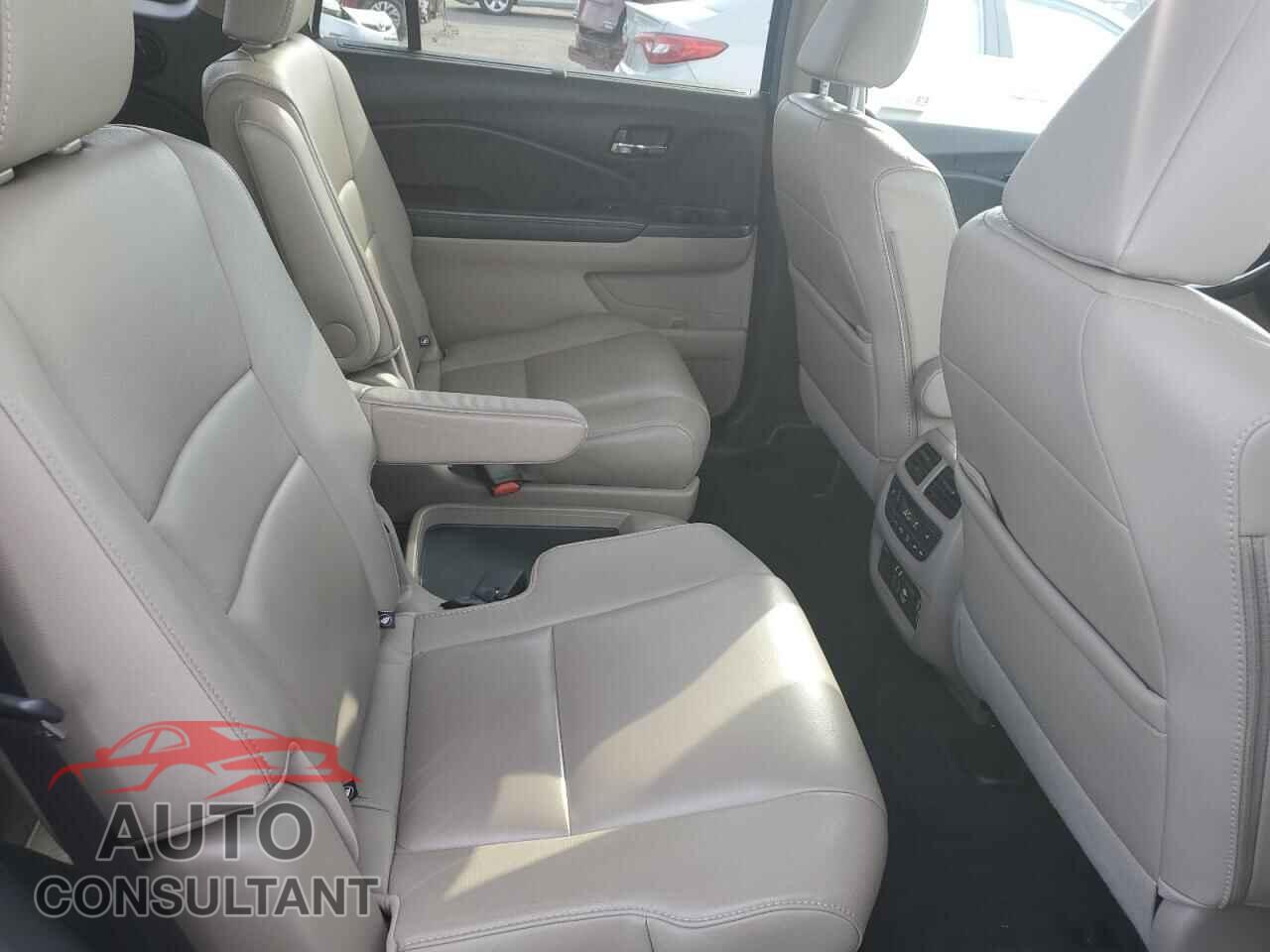 HONDA PILOT 2019 - 5FNYF6H66KB042478