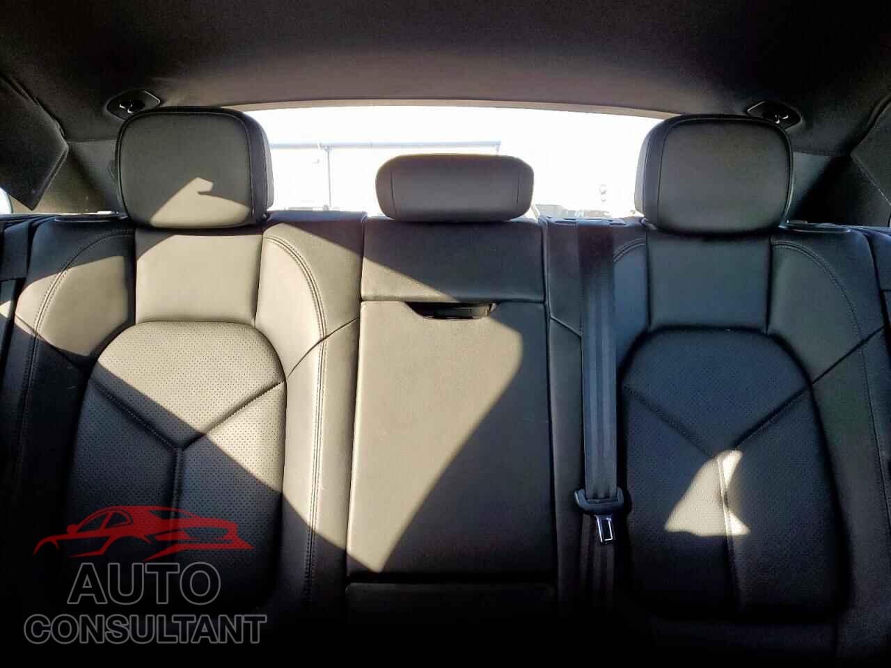 PORSCHE MACAN 2018 - WP1AA2A50JLB19219