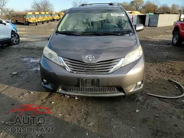 TOYOTA SIENNA 2013 - 5TDYK3DC8DS354225