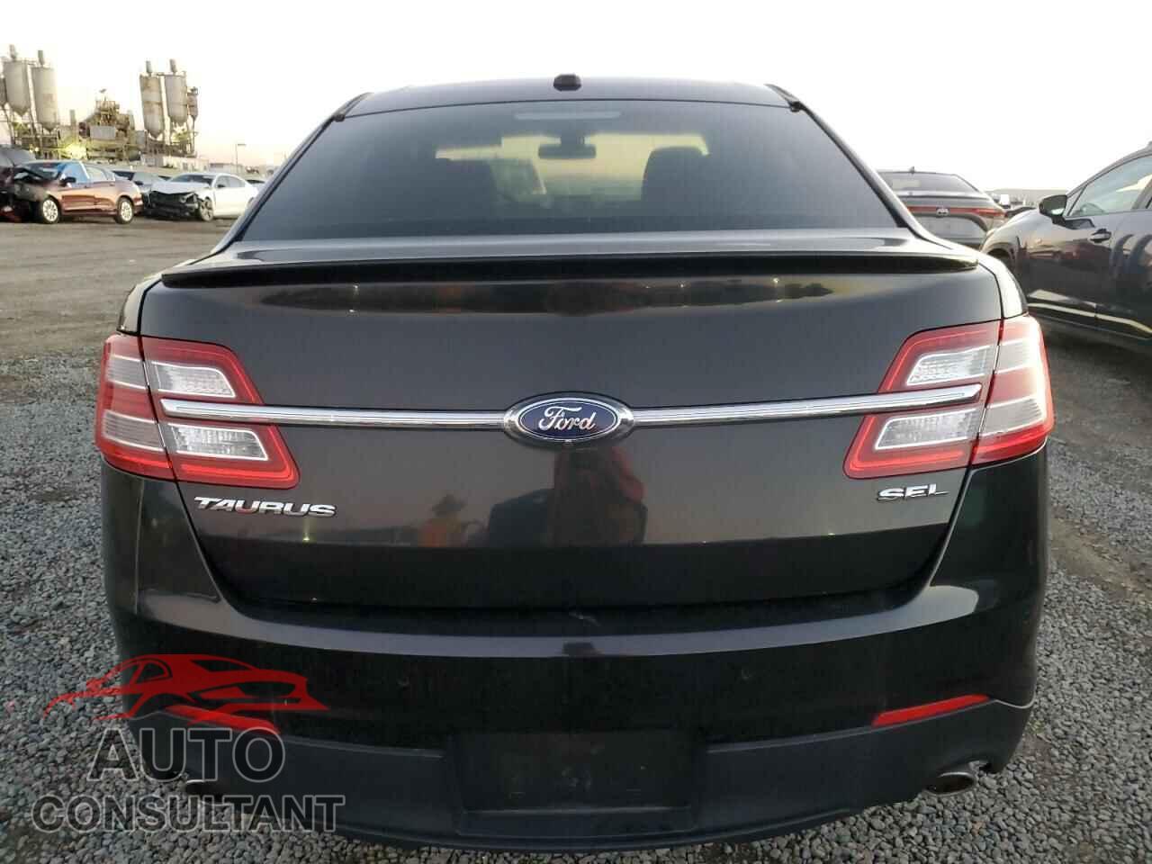 FORD TAURUS 2015 - 1FAHP2E82FG100678