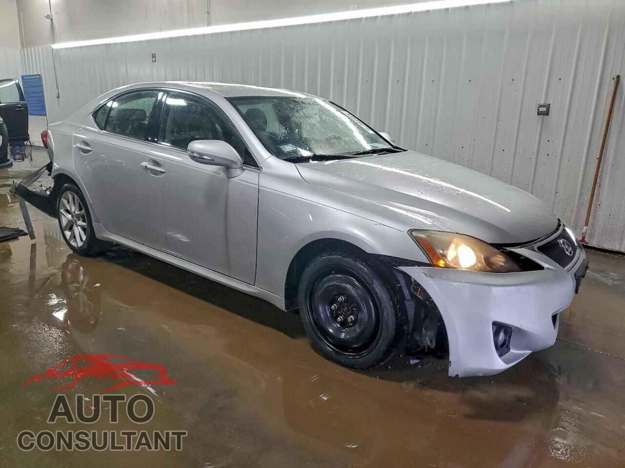 LEXUS IS 2011 - JTHCF5C27B5046452