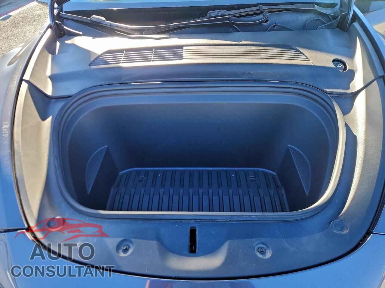 TESLA MODEL Y 2021 - 5YJYGDED3MF113952