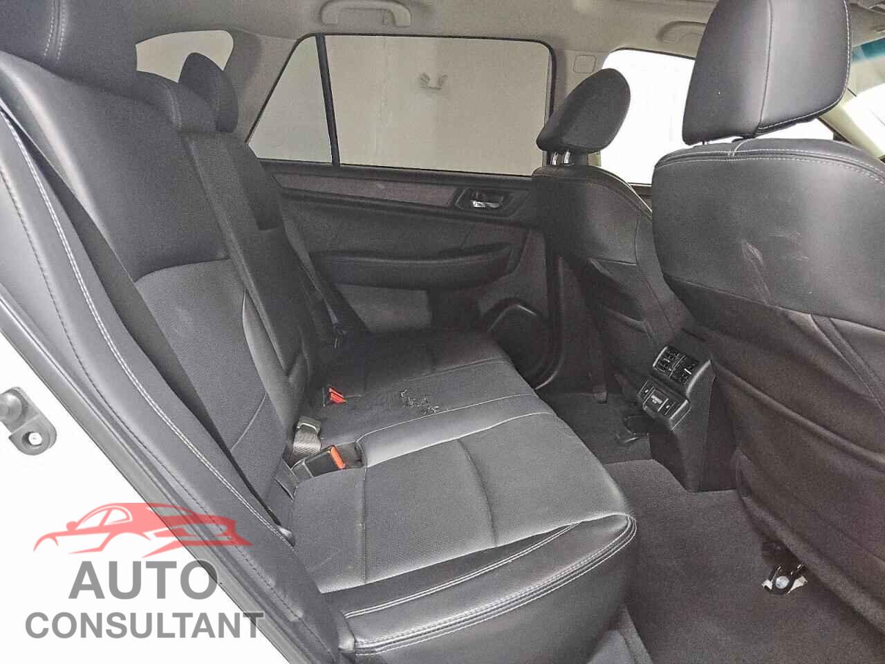 SUBARU OUTBACK 2018 - 4S4BSAKC8J3302664