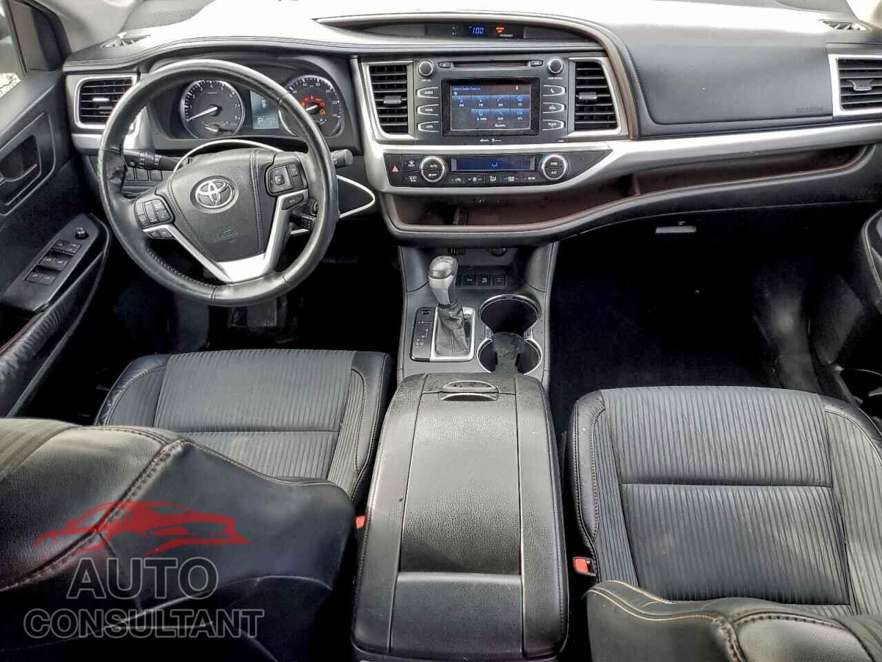 TOYOTA HIGHLANDER 2015 - 5TDBKRFH5FS116191