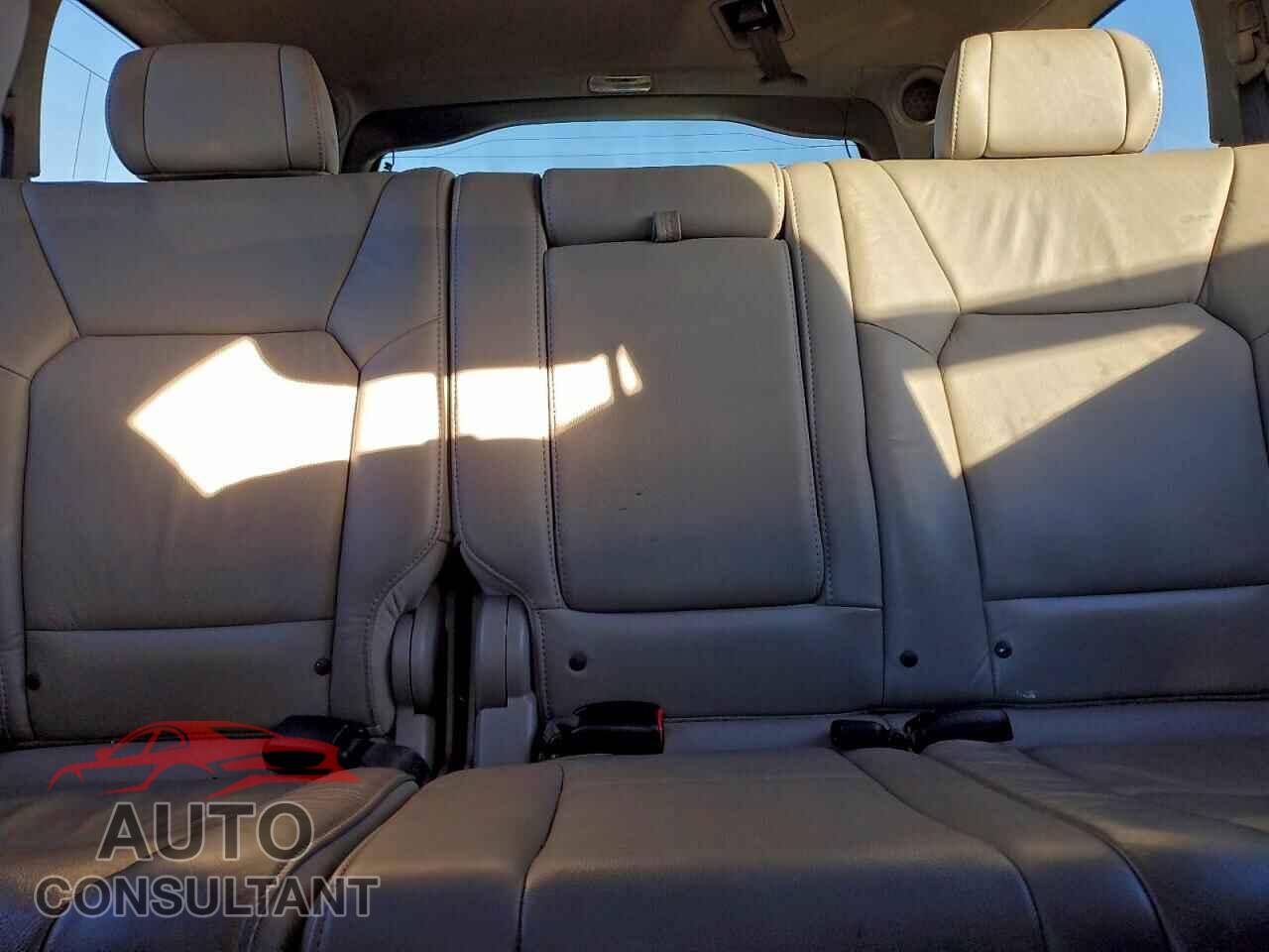 HONDA PILOT 2011 - 5FNYF4H79BB067856