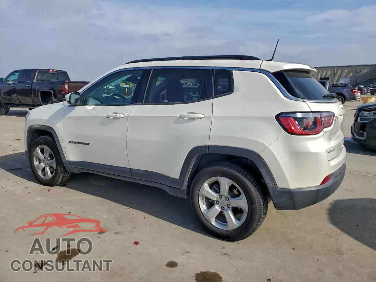JEEP COMPASS 2018 - 3C4NJDBB2JT349576