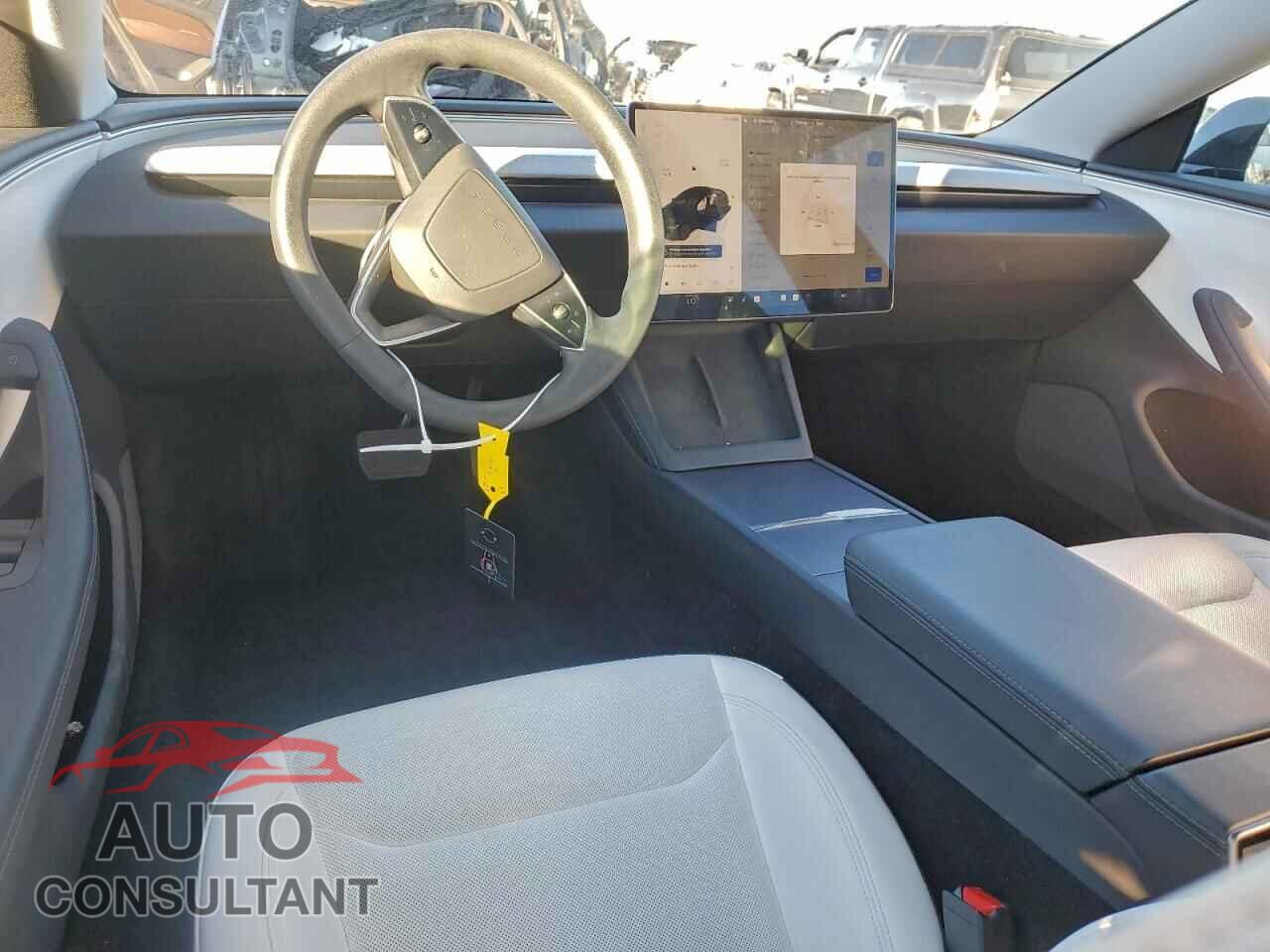 TESLA MODEL 3 2025 - 5YJ3E1EAXSF906005