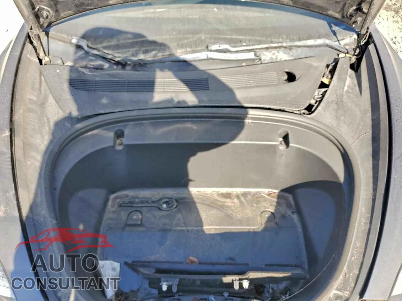 TESLA MODEL 3 2018 - 5YJ3E1EB9JF090928