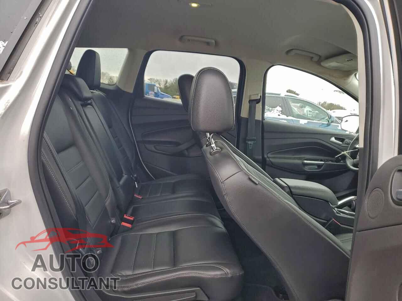 FORD ESCAPE 2016 - 1FMCU9J92GUC04672