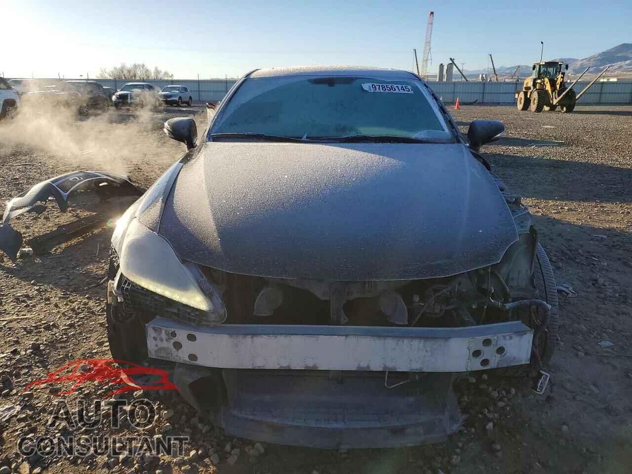 LEXUS IS 2011 - JTHCF5C28B5052485