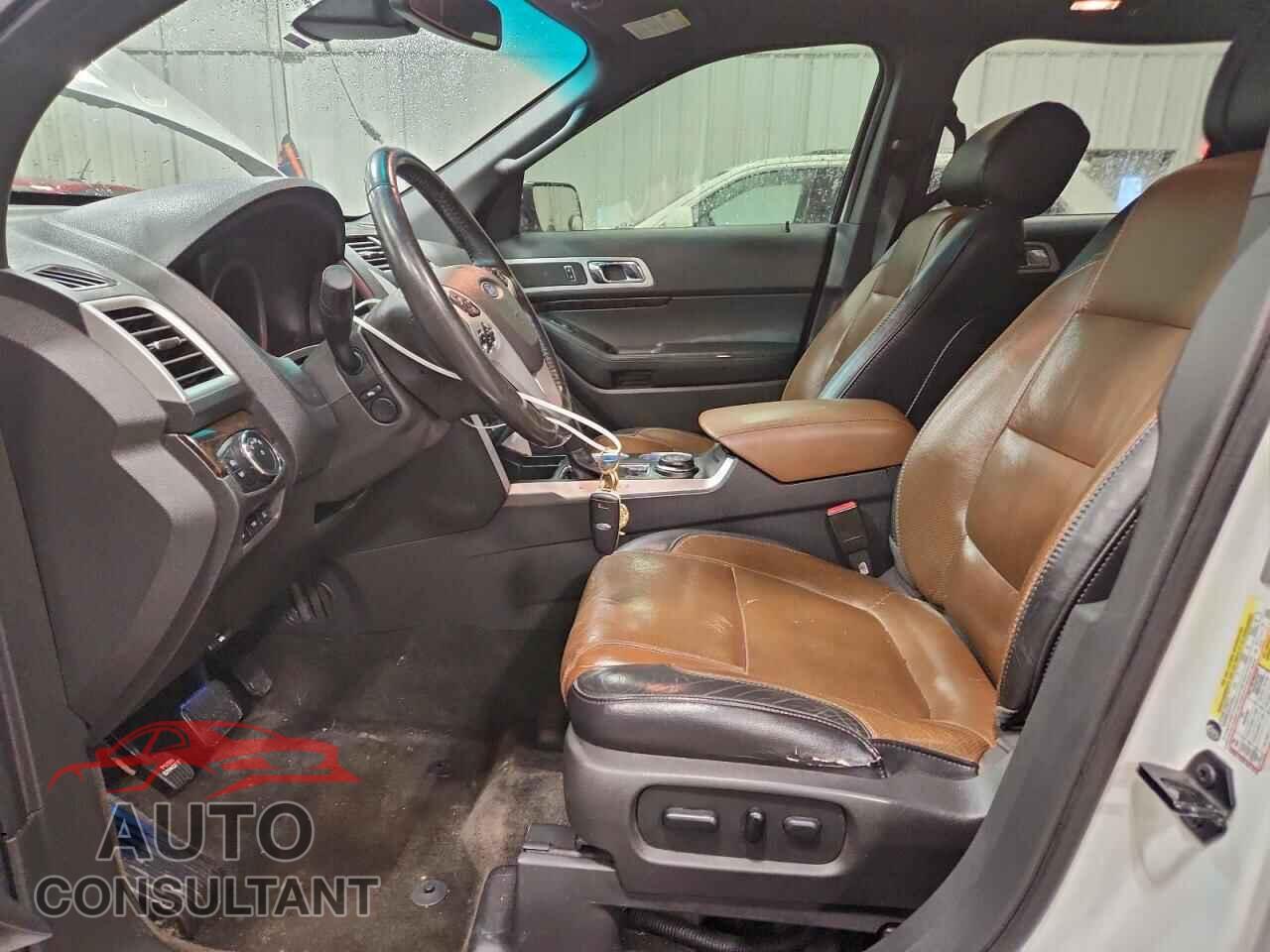 FORD EXPLORER 2013 - 1FM5K8F89DGA38945