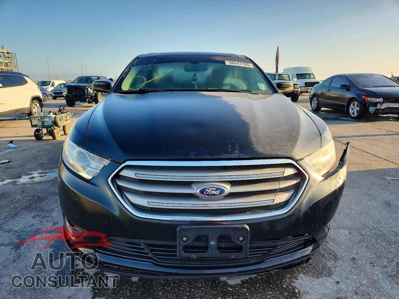 FORD TAURUS 2015 - 1FAHP2E82FG174859