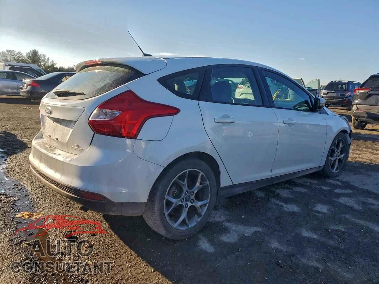 FORD FOCUS 2014 - 1FADP3K2XEL346615