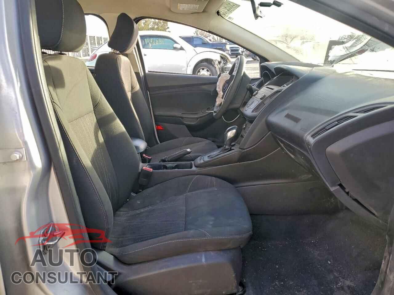 FORD FOCUS 2017 - 1FADP3F23HL219655
