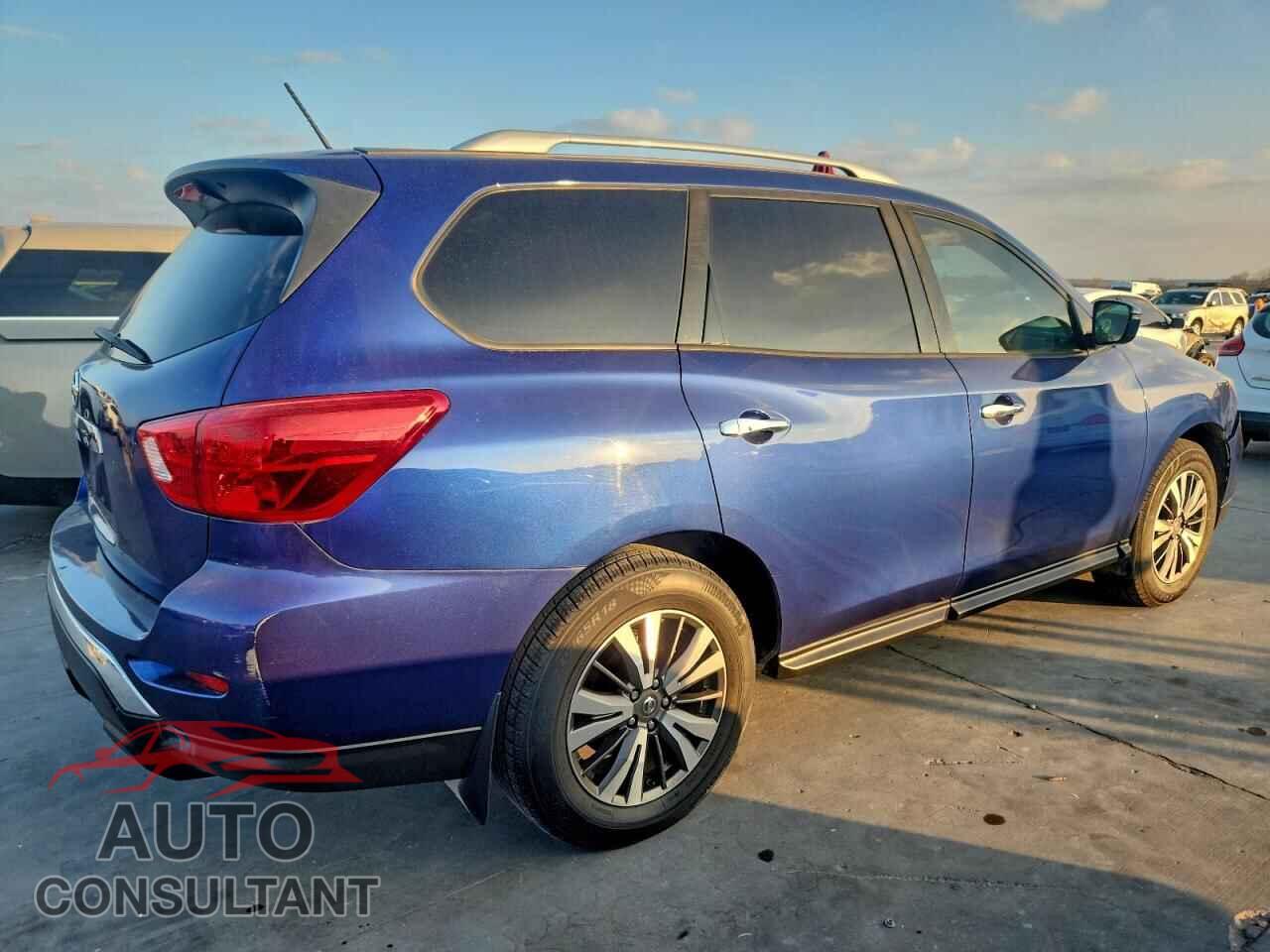 NISSAN PATHFINDER 2017 - 5N1DR2MN6HC690545